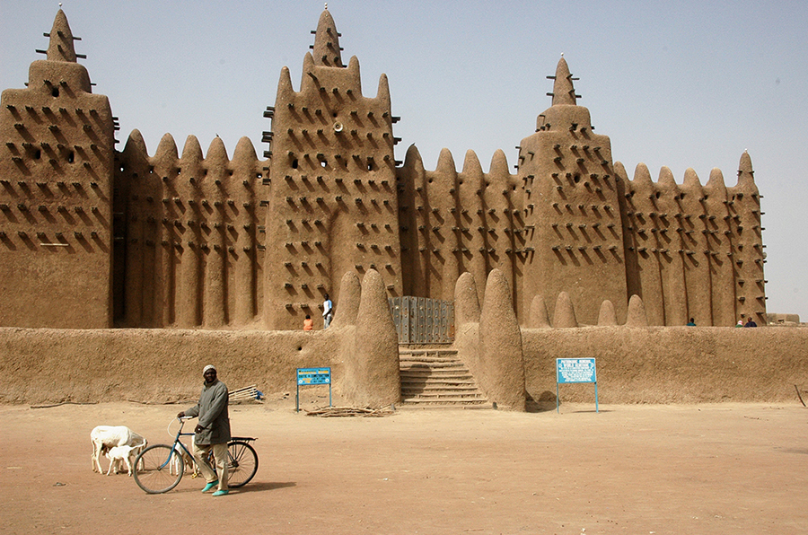 Image 3: The Great Mosque of Djenné in Mali